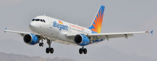 Airbus A319 (N304NV) - Please change the size to full screen to decrease the blurriness.