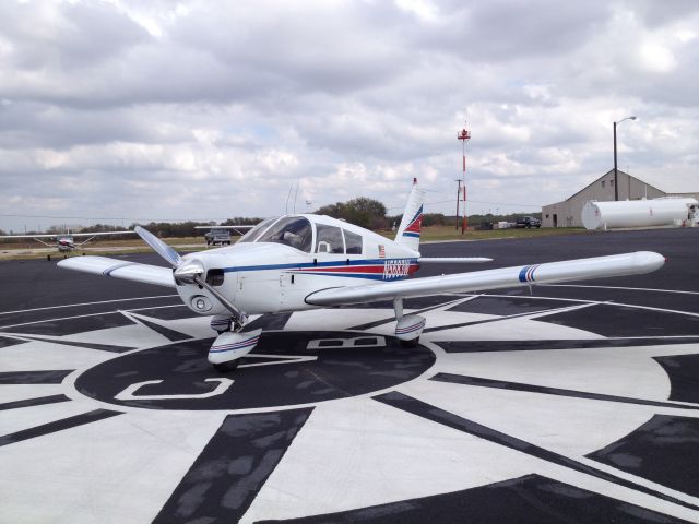 Piper Cherokee (N5683W)