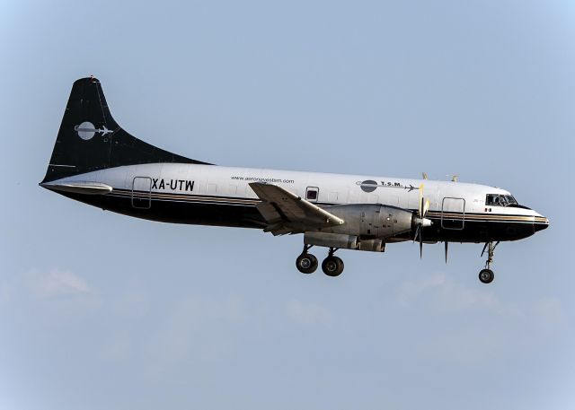 CONVAIR CV-580 (XA-UTW)