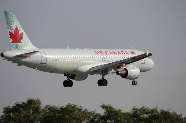 Airbus A320 (C-FGYL)
