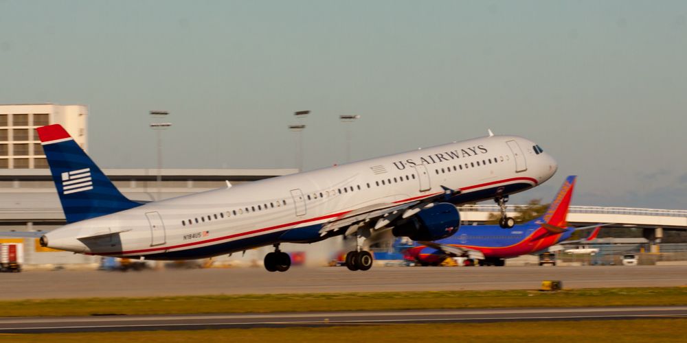Airbus A321 (N184US)