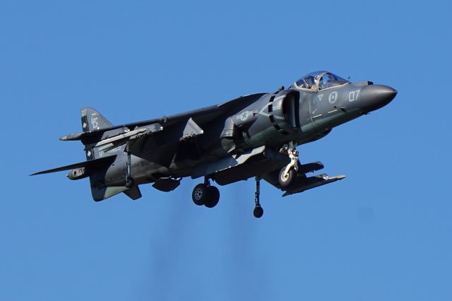 Boeing Harrier (N94422) - Art Nallss XZ439 civillian Sea Harrier performing at the Warbird airshow 7/24/2015, EAA AirVenture Oshkosh 2015