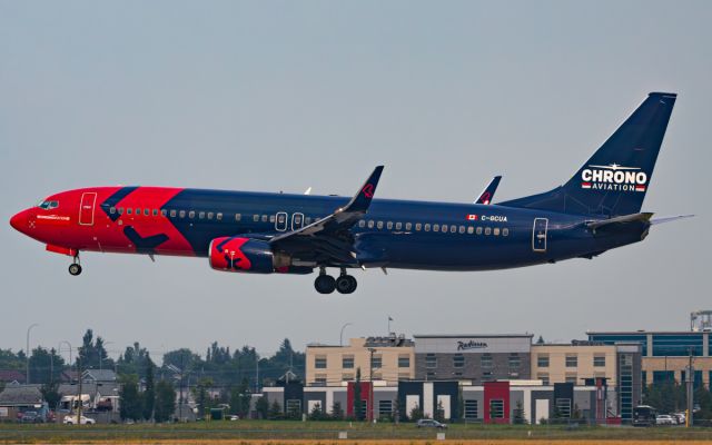 Boeing 737-800 (C-GCUA)