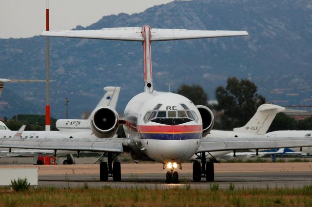 McDonnell Douglas MD-83 (EI-CRE)