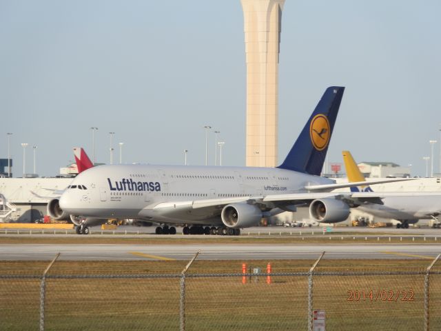 Airbus A380-800 (D-AIMA)