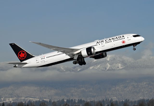 Boeing 787-9 Dreamliner (C-FVLU)