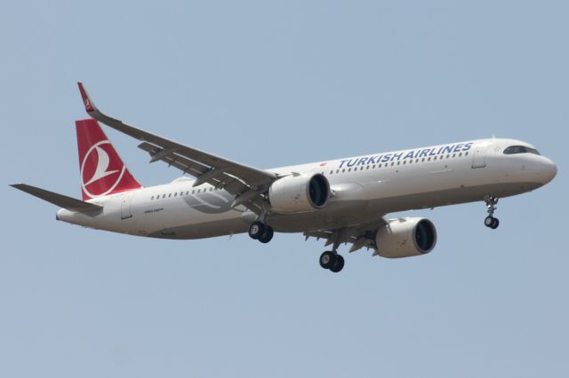 Airbus A321neo (TC-LPI)