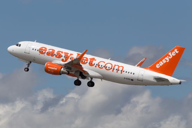 Airbus A320 (G-EZOI) - EZY1831 leaving for the short flight across the North Sea to Amsterdam