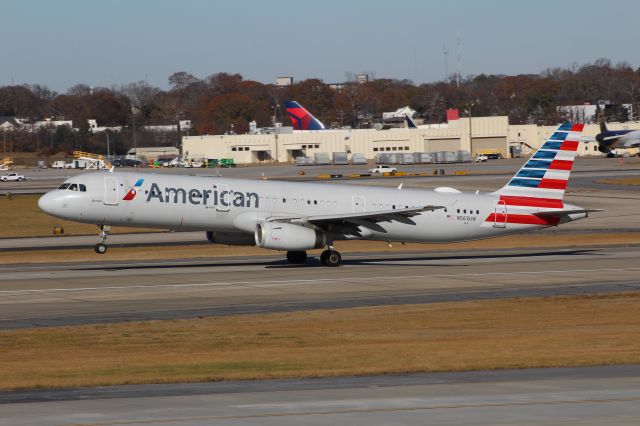 Airbus A321 (N563UW)