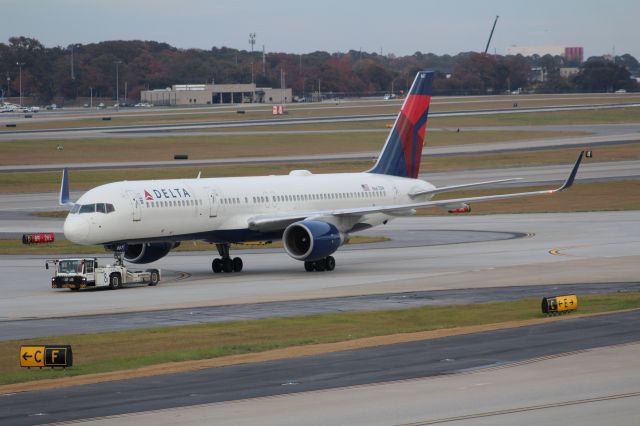 Boeing 757-200 (N667DN)