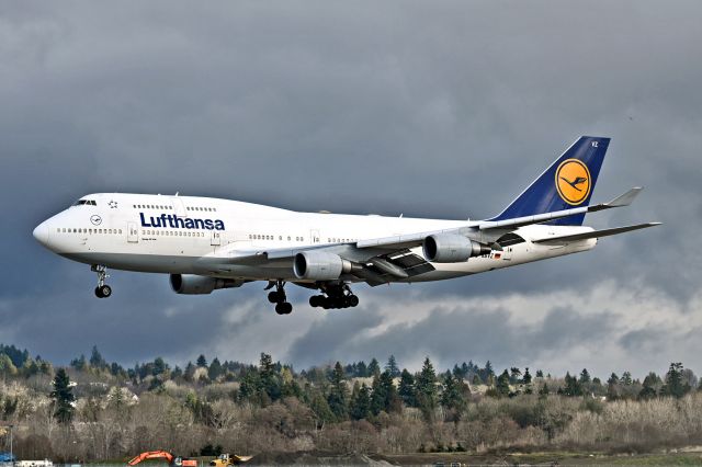 Boeing 747-400 (D-ABVZ)