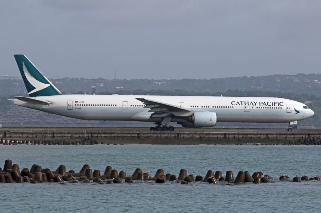 BOEING 777-300 (B-HNP)
