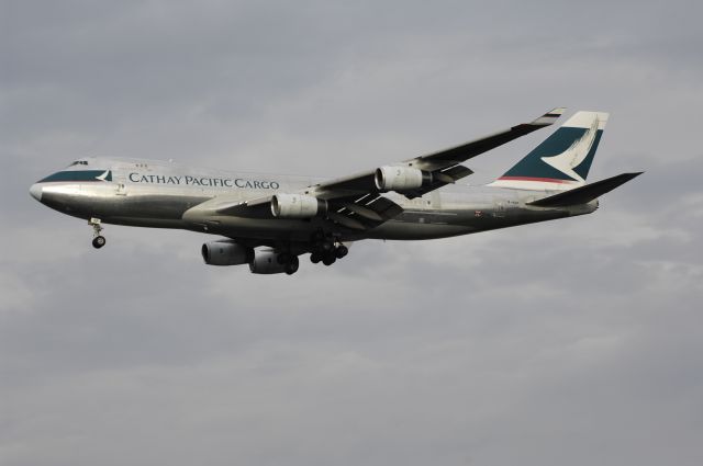 Boeing 747-400 (B-HUP) - Final Approach to Narita Intl Airport Rnwy16R on 2012/08/18