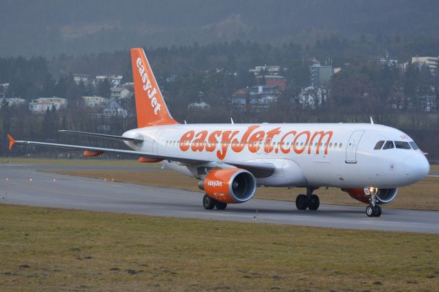 Airbus A320 (G-EZUD)