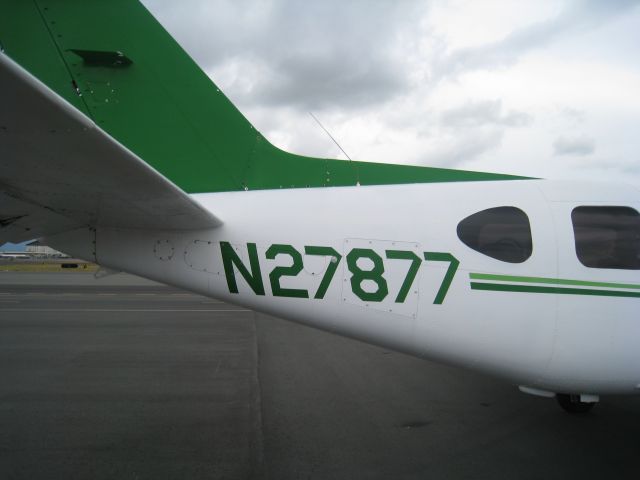 Piper Navajo (N27877)