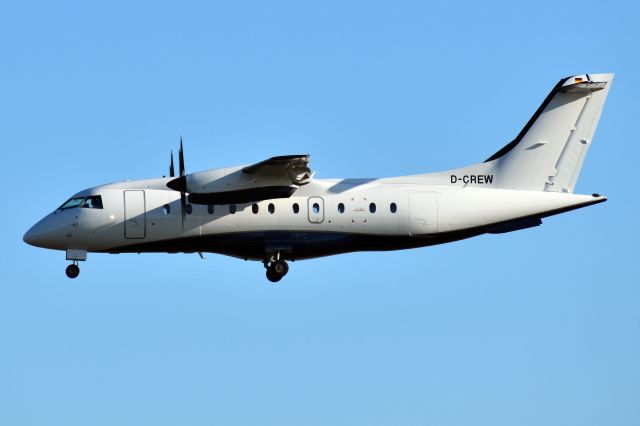 Fairchild Dornier 328 (D-CREW)