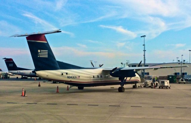 de Havilland Dash 8-200 (N343EN)