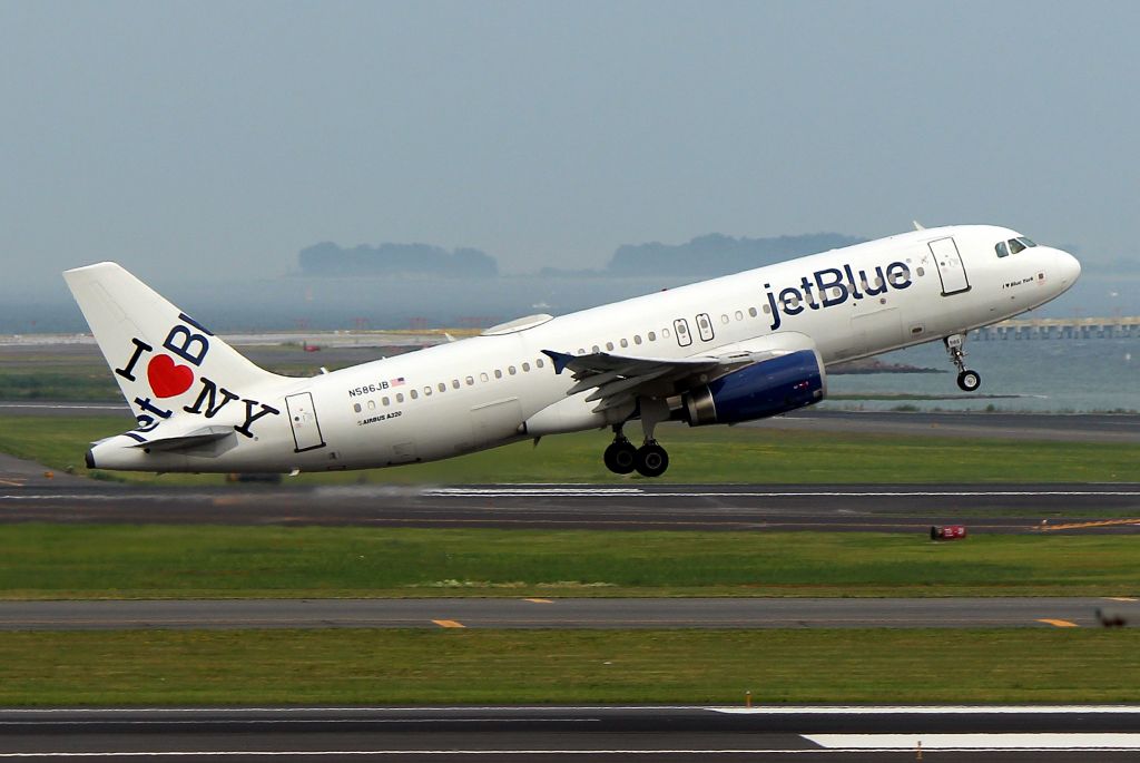 Airbus A320 (N586JB) - JBU  1907 heading down to Nashville