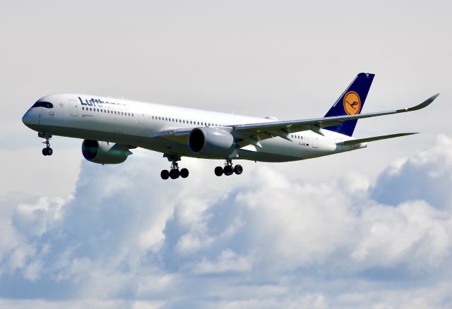Airbus A350-900 (D-AIXE)