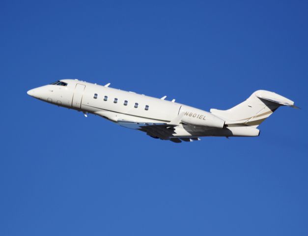 Bombardier Challenger 300 (N801EL)