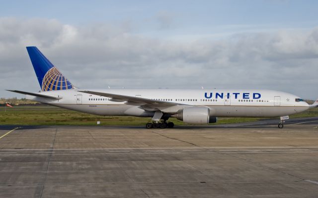 Boeing 777 (N206UA) - ual935 from lhr-lax diverting to shannon on a full emergency.