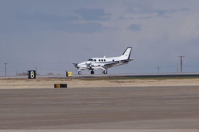 Beechcraft King Air 90 (N111WA)