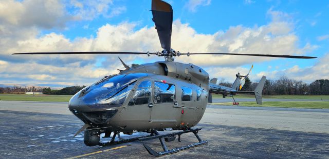 KAWASAKI EC-145 (N72228)