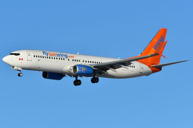 Boeing 737-800 (C-GFEH) - Sunwing Airlines Boeing 737 arriving at YYC on Dec 17.