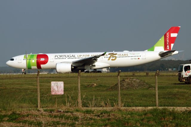 Airbus A330-300 (CS-TUD)