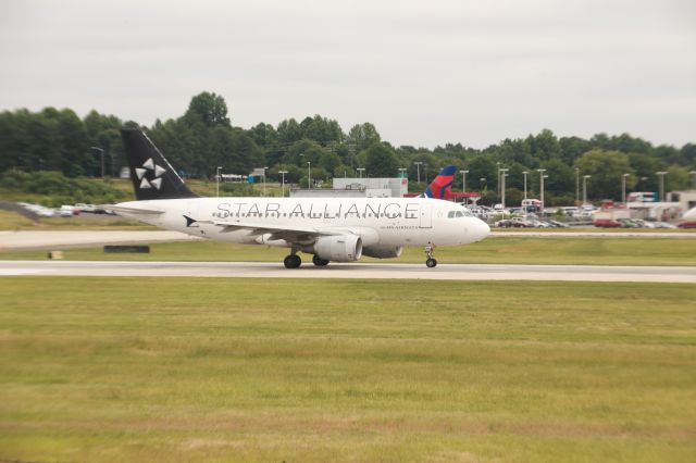Airbus A320 (N701UW)