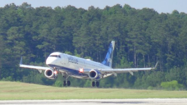 Embraer ERJ-190 (N187JB) - jetBlue 2783 arriving from Boston at 5:12P.M.  Taken June 7, 2015.  