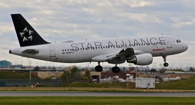 Airbus A320 (N689TA)