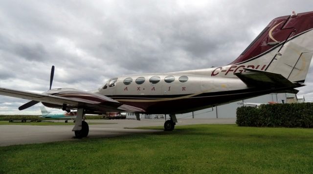 Cessna 421 (C-FGDU)