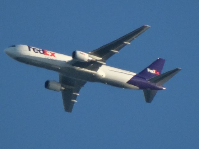 BOEING 767-300 (N108FE) - FDX957 PASSING FL130 FOR 9000 ON APPROACH TO KROC