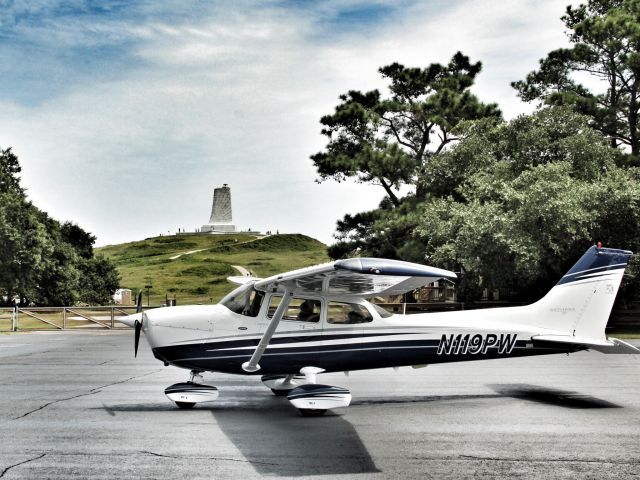 Cessna Skyhawk (N119PW)