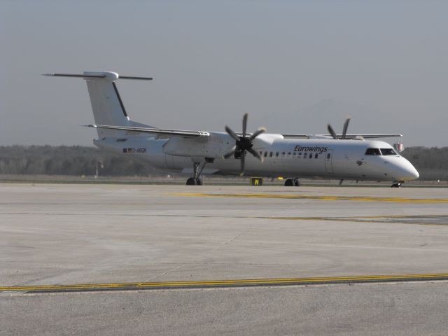 de Havilland Dash 8-400 (D-ABQK)