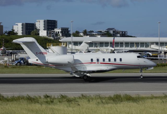 Canadair Challenger 350 (C-FEDG)