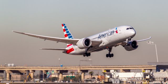 Boeing 787-8 (N814AA) - Spotted at KPHX on December 04, 2020