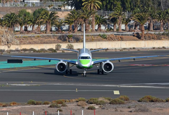 EMBRAER ERJ-190-400 (EC-NFA)