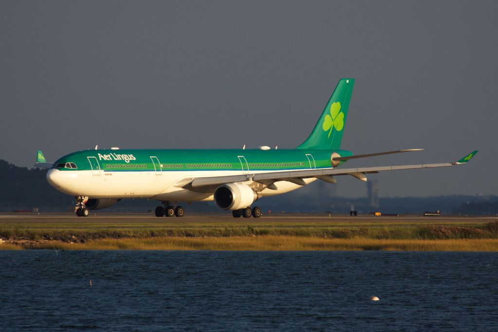 Airbus A330-300 (EI-EAV)