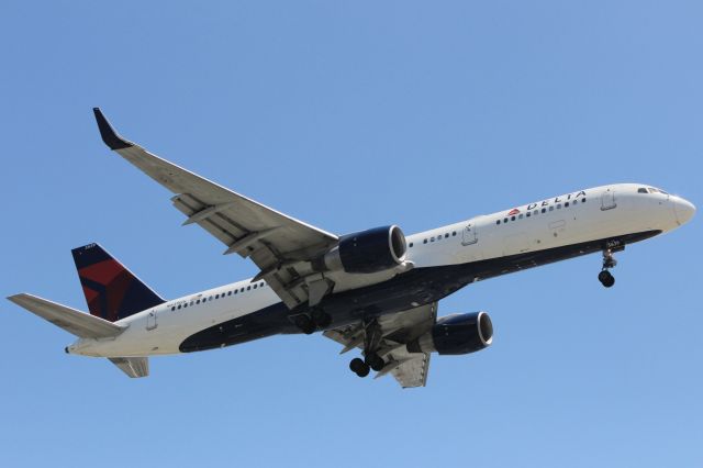 Boeing 757-200 (N539US)