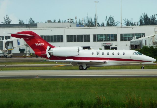 Cessna Citation X (N585T)