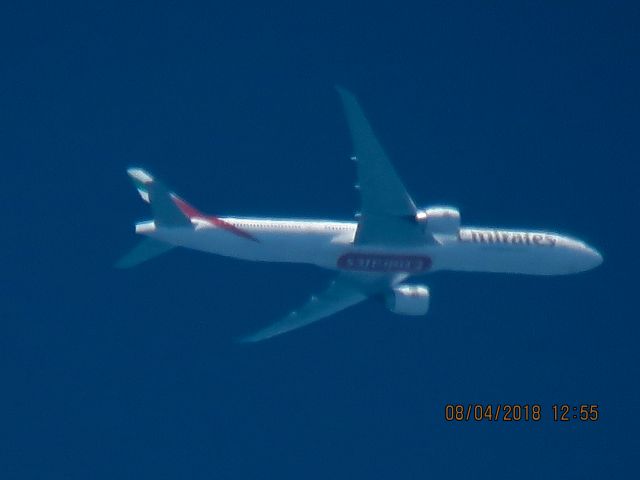 BOEING 777-300ER (A6-EBQ)