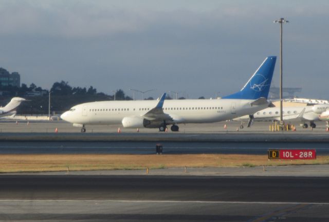 Boeing 737-700 (N820TJ)