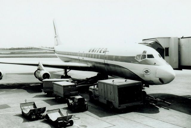 McDonnell Douglas DC-8-60 —