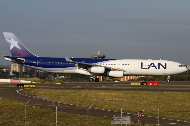 Airbus A340-300 (CC-CQC)