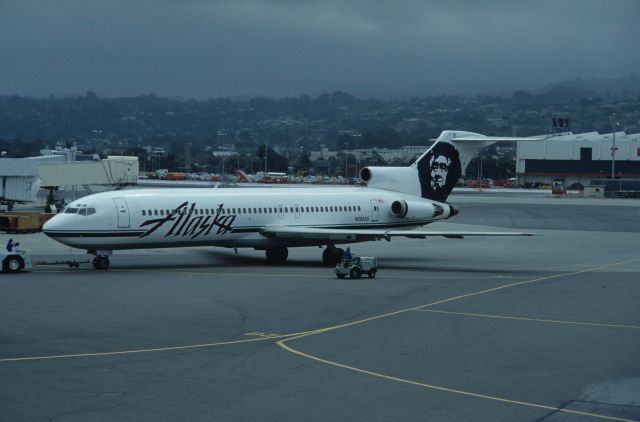 BOEING 727-200 (N292AS) - Push Back at San Francisco Intl Airport on 1991/09/11 