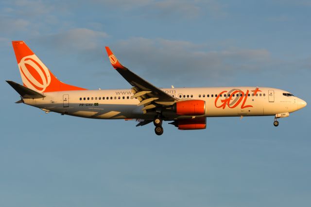 Boeing 737-800 (PR-GXU)