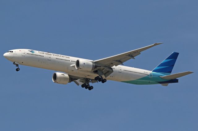 BOEING 777-300 (PK-GIJ)