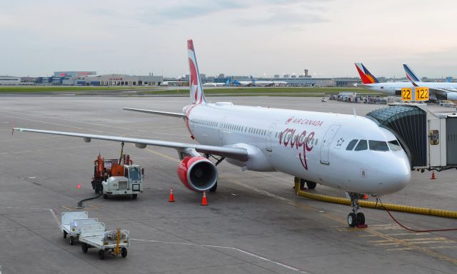 Airbus A321 (C-GHPJ) - Air Canada Rouge Airbus A321-211 C-GHPJ in Toronto 